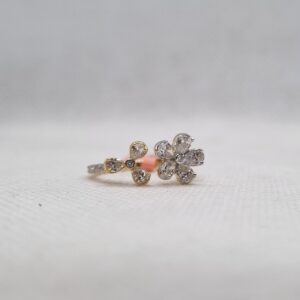 Elegant diamond ring
