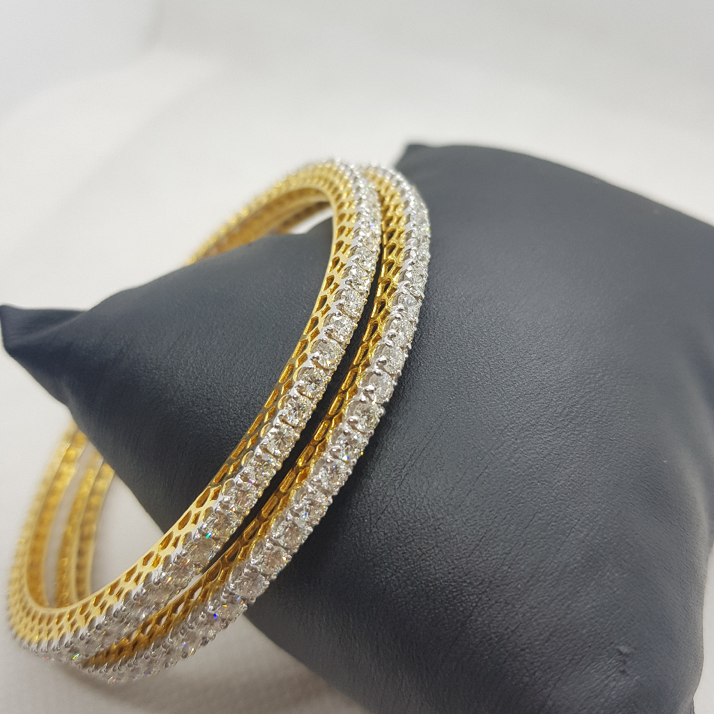 Solitaire bangle