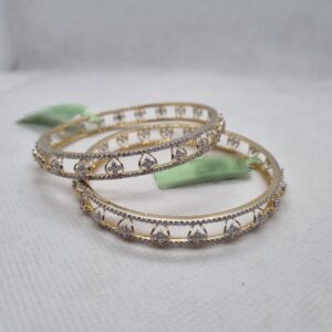 Jali pattern bangle