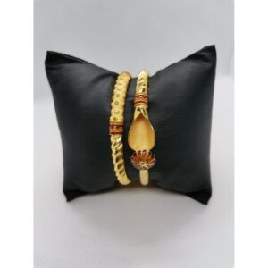 Twisted design bangle