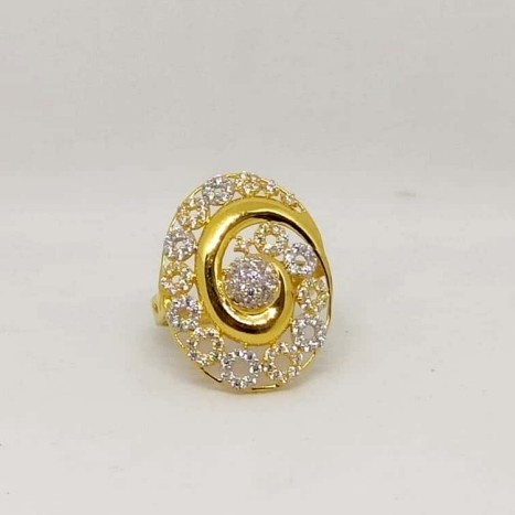 22 k Gold Cocktail Ring. NJ-R0989