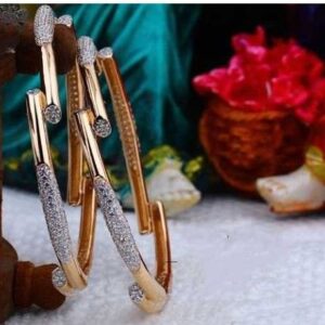 18 k gold bangle.  nj-b0647
