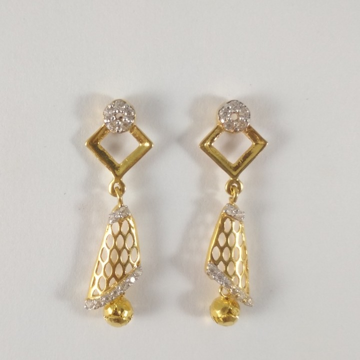 22 k gold fancy earring. nj-e0302