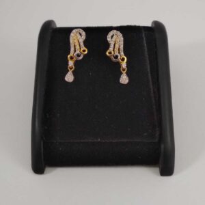 22 k gold c z fancy earring. nj-e0217