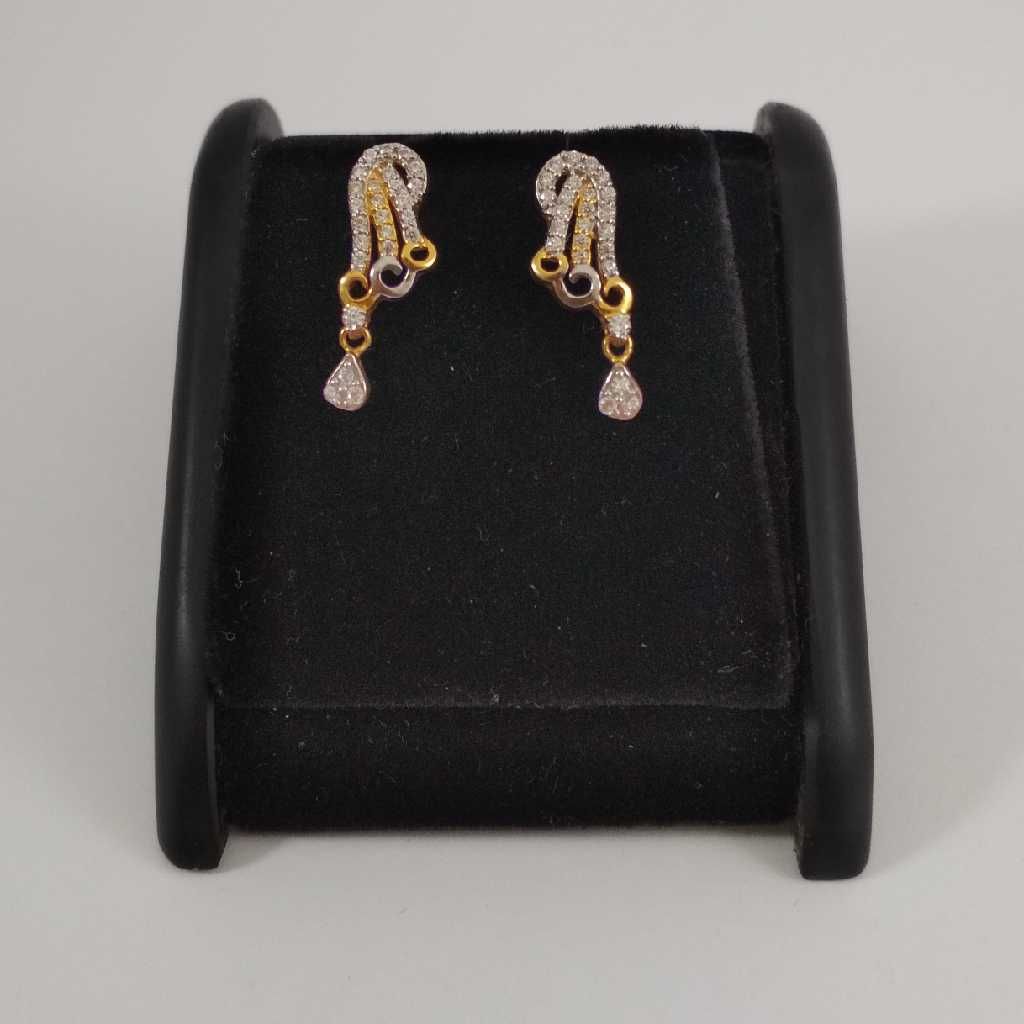 22 k gold c z fancy earring. nj-e0217