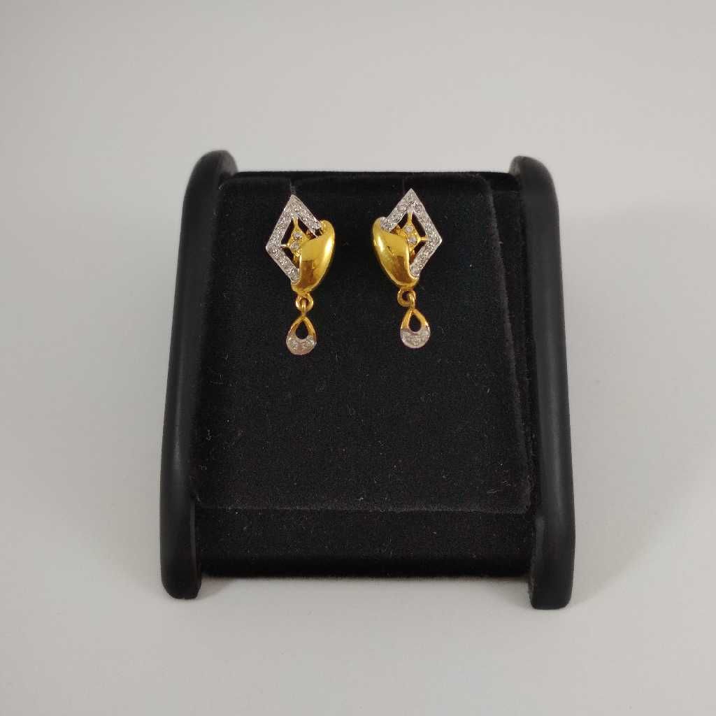 22 k gold fancy earring. nj-e0213