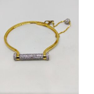 22K hathkadi (handcuffs) style ladies bracelet
