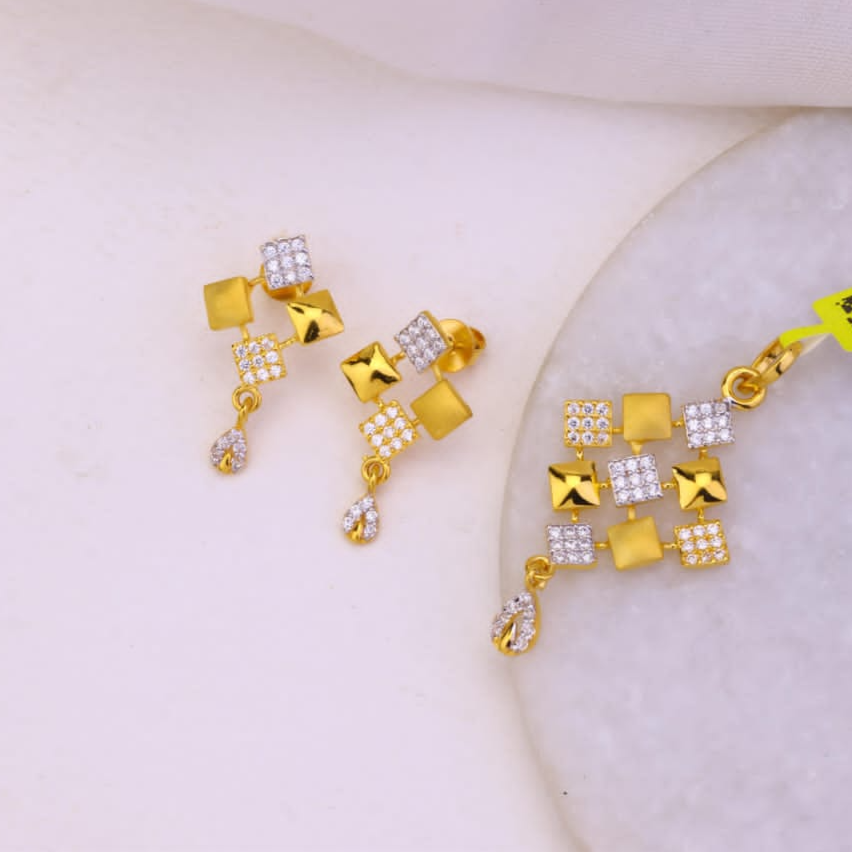 22K Gold CZ Square Design Pendant Set