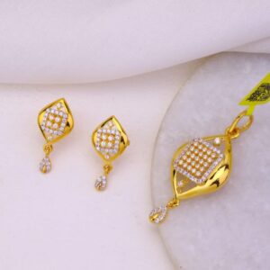 22K Gold Delicate Pendant Set