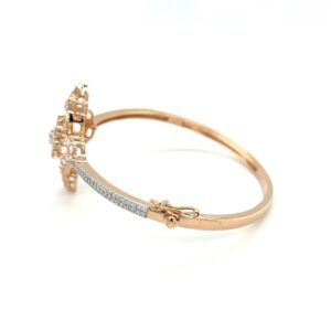 Four Petal With Flower Motif Special Occasion Diamond Bracelet
