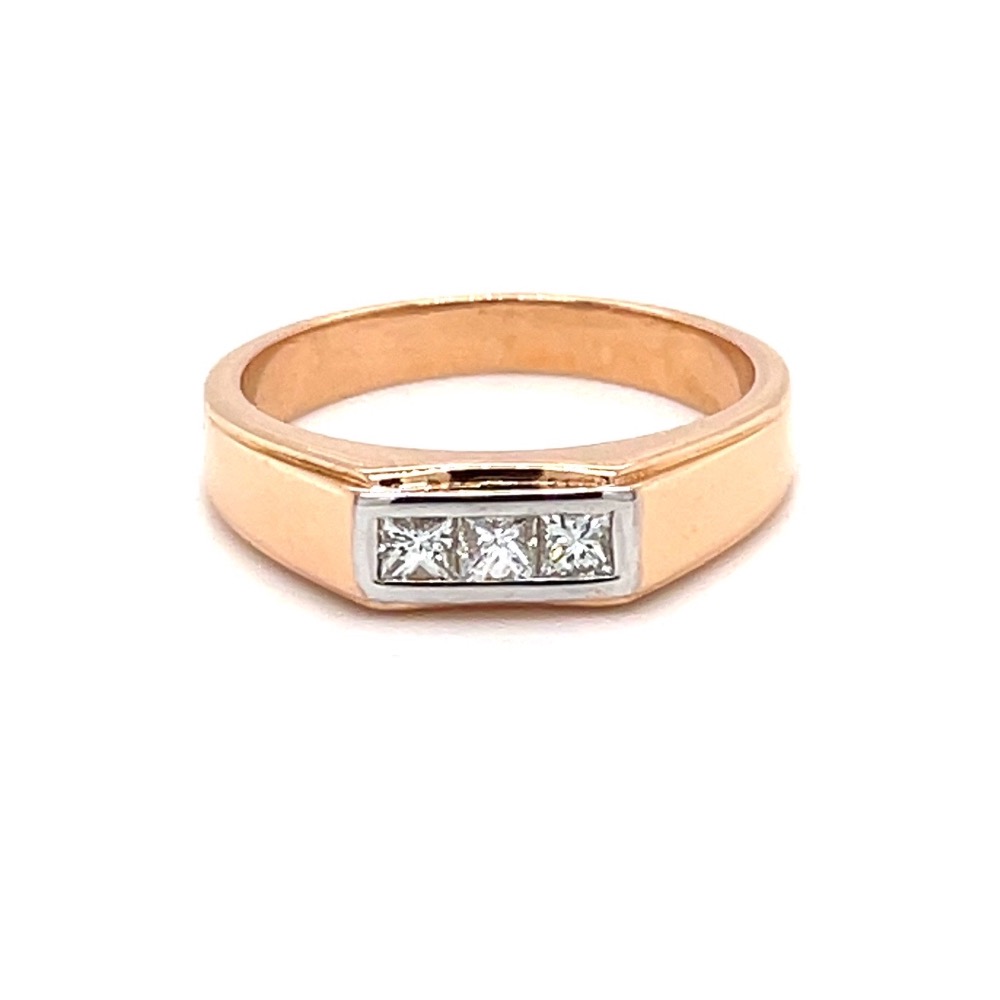 Band ring in princess cut diamond with channel setting