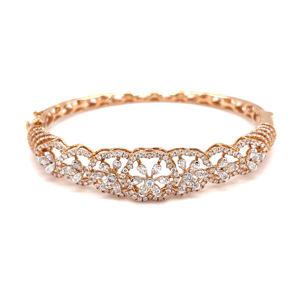 Einzigartig diamond bracelet with pear shape diamonds