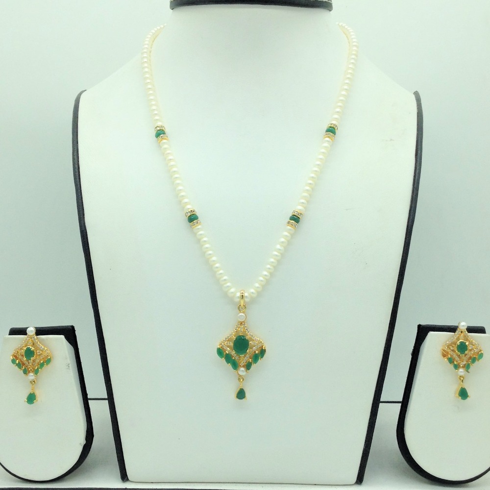 White,green cz pendent set with 1 line flat pearls mala jps0685