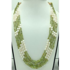 white oval pearls with peridots 5 layers necklace jpm0414
