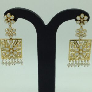 Pearls Ear Hangings JER0032