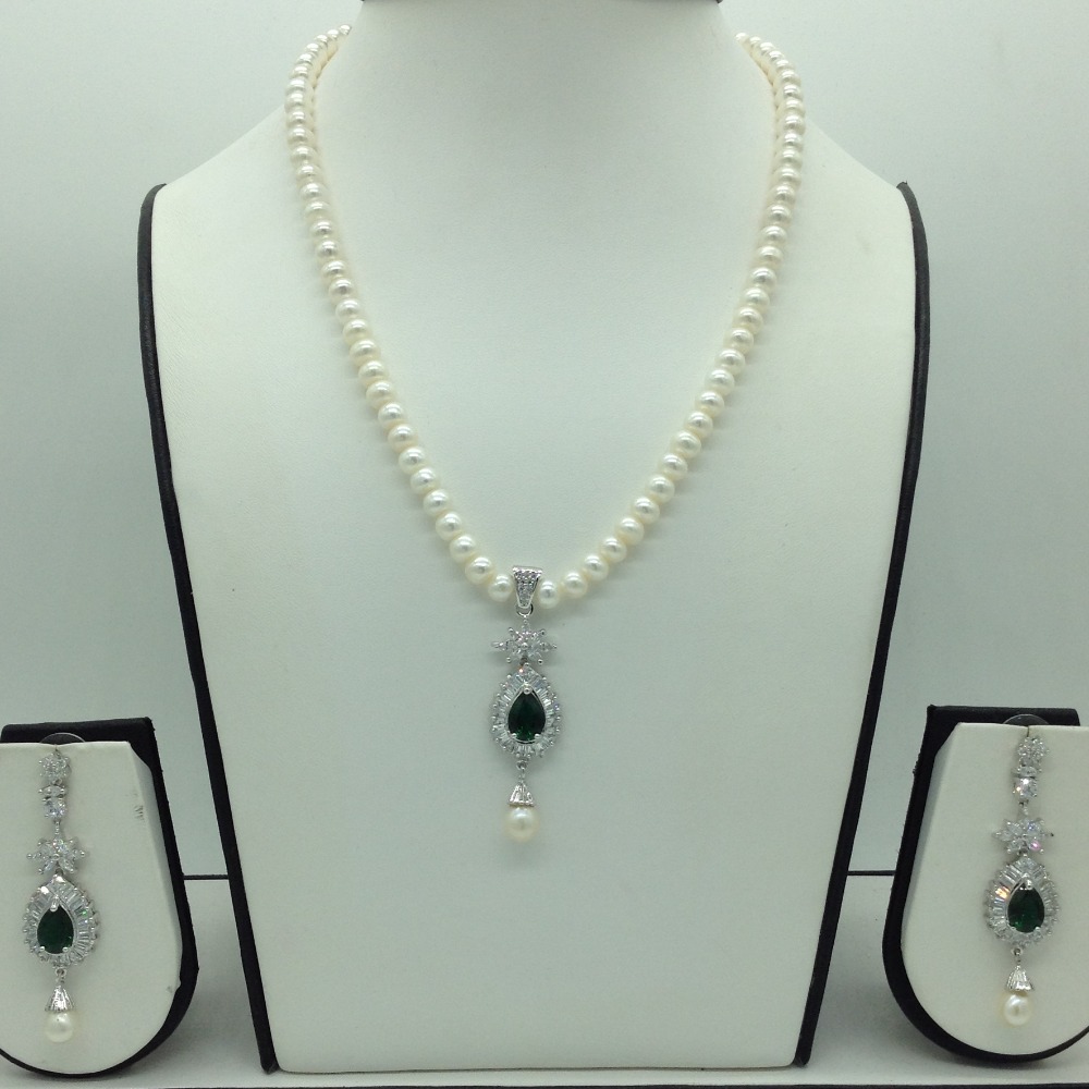 White,green cz pendent set with flat pearls mala jps0614