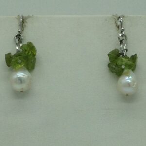 Freshwater white pearls and peridot silver necklace set jnc0077