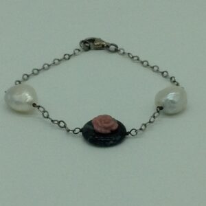Freshwater white pearls and semi flowers silver necklace set jnc0070