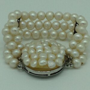 White Round Pearls with Baroque Pearls Clasp 3 Layers Bracelet JBG0197