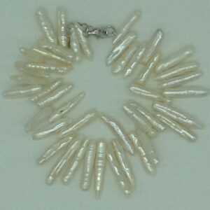 White Kaadi Baroque Pearls Bracelet JBG0185