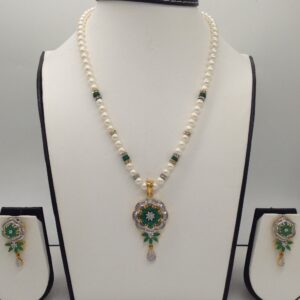White,green cz pendent set with 1 line round pearls jps0297