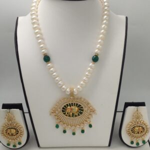 White,green cz pendent set with 1 line flat pearls mala jps0281