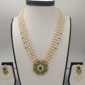 White,green cz pendent set with 3 line button pearls jps0207