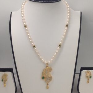 White,green cz pendent set with oval pearls mala jps0132