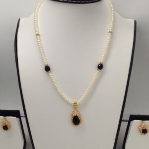 White,black cz pendent set with flat pearls mala jps0083