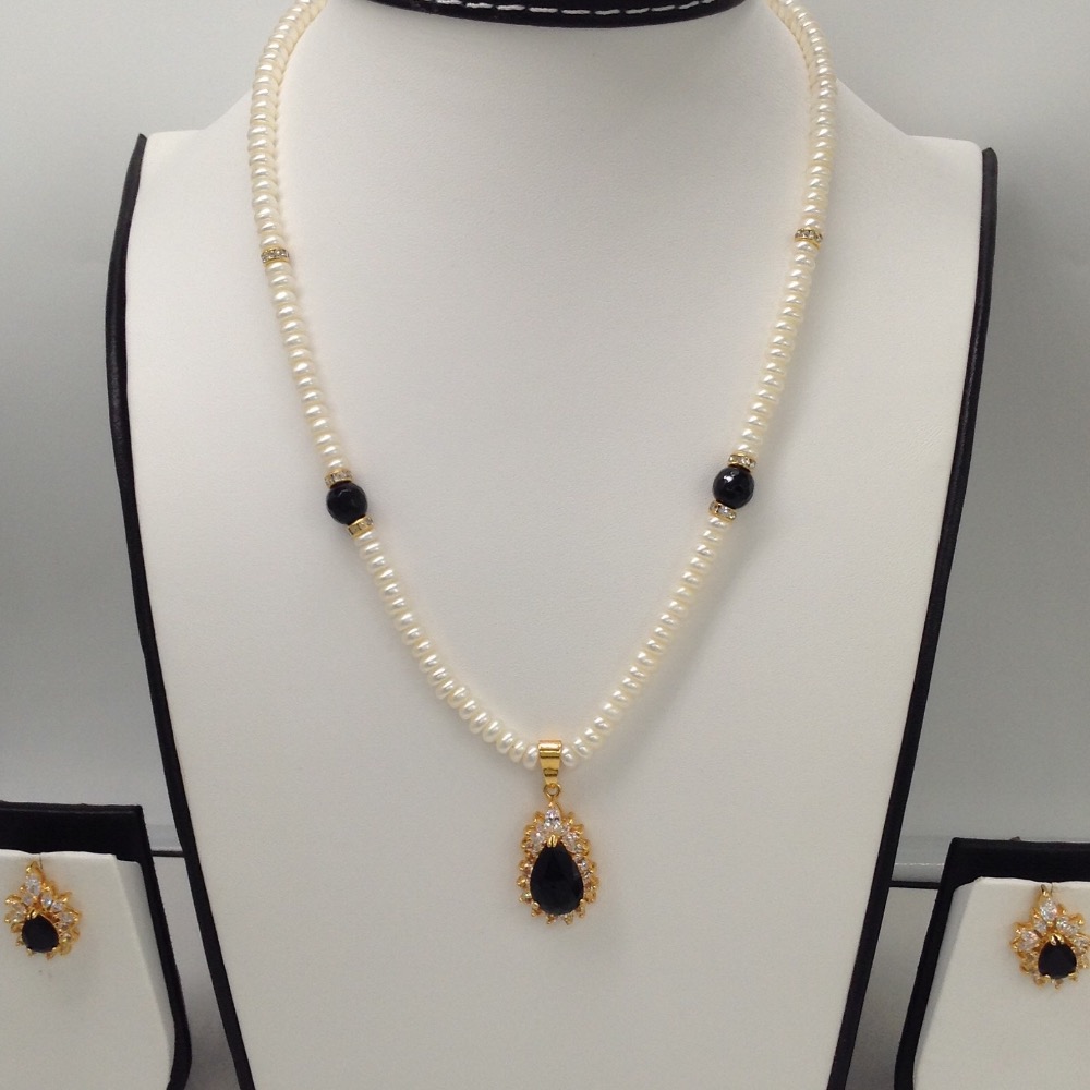 White,black cz pendent set with flat pearls mala jps0083
