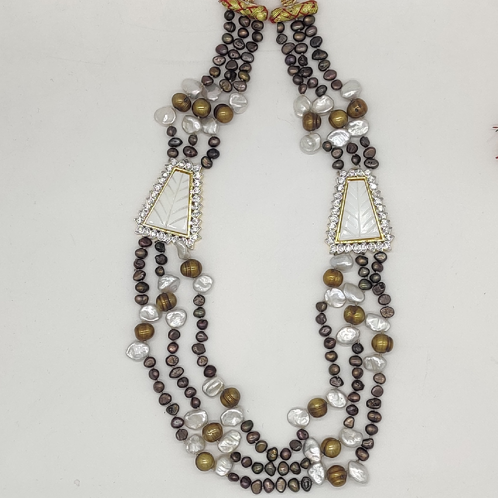 White Cz Broach Set With 3 Layers Pearls JPS1012