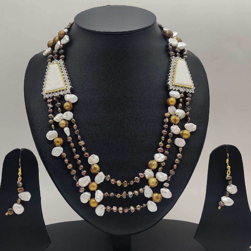 White Cz Broach Set With 3 Layers Pearls JPS1012