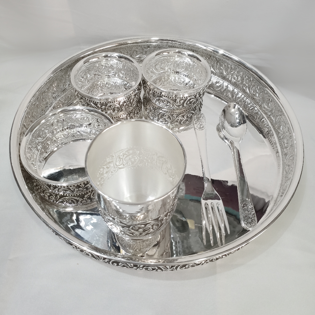 92.5% Pure Silver Dinner Set In High Finished Antique Work