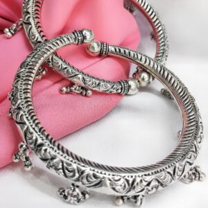 92.5% Pure Silver Leg Kada For Women In High Finished Antique Work