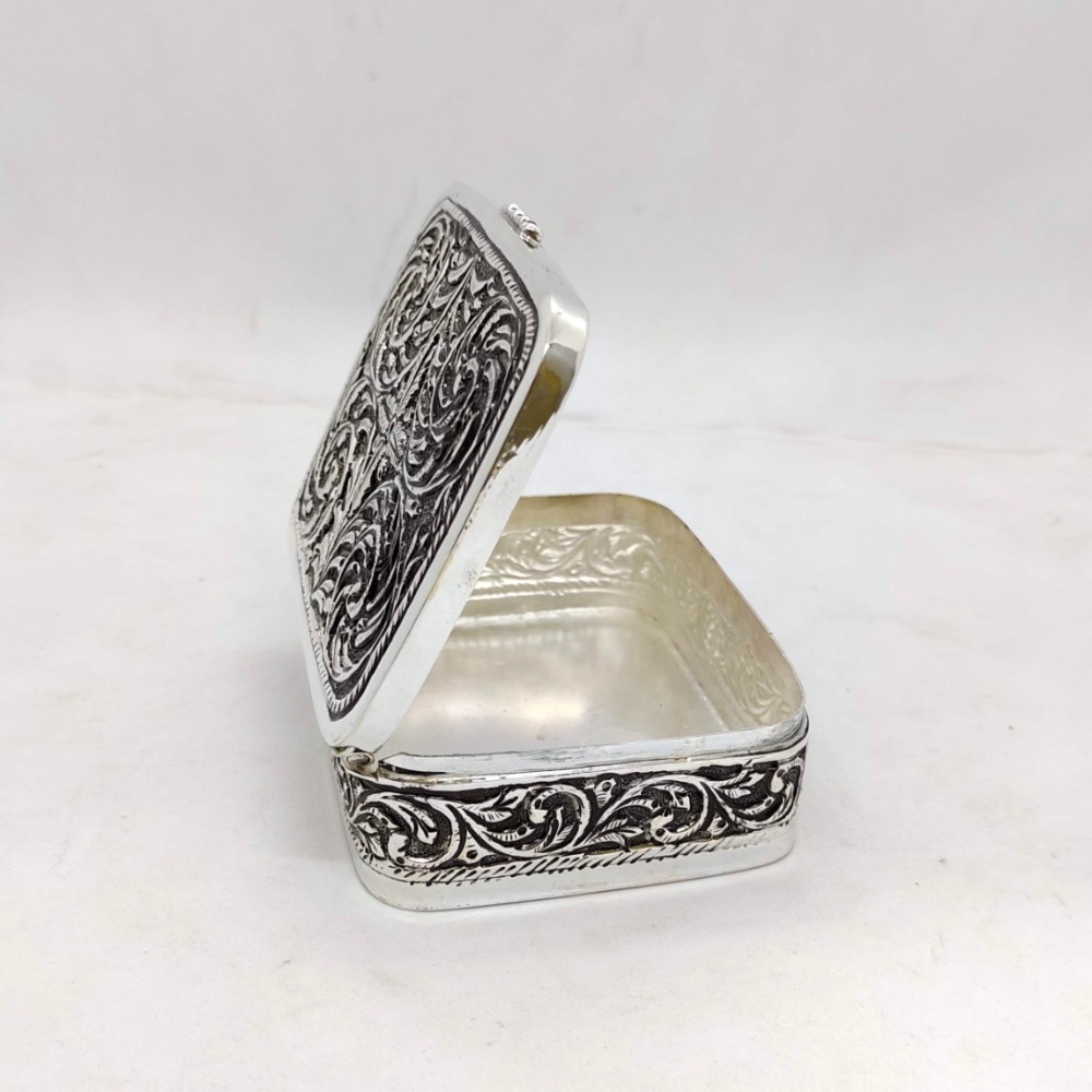Hallmarked silver box for gifting in antique fine carvings by puran