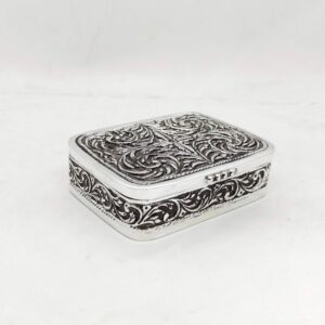 Hallmarked silver box for gifting in antique fine carvings by puran