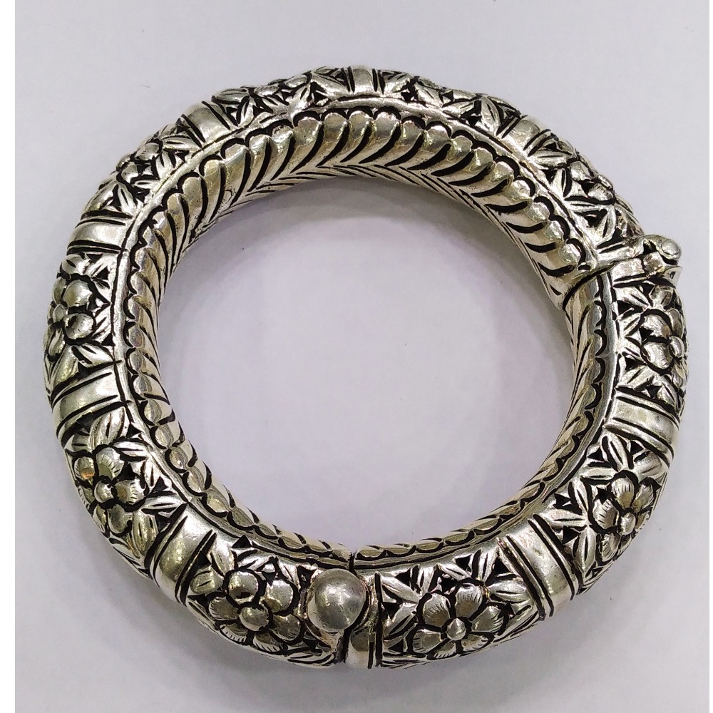Puran real silver rajwada kada with floral motifs with screw (1 pcs)