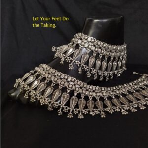 Pure silver antique rajwada payal with long leaf motifs by puran