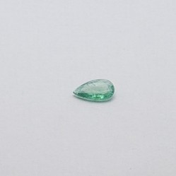 0.40ct pear green emerald-panna