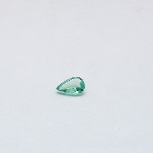 0.42ct pear green emerald-panna