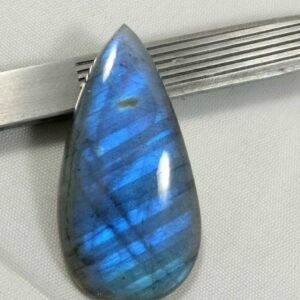 15ct oval  labradorite
