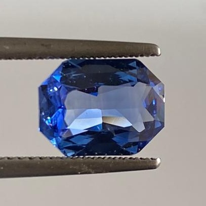 3.08ct octagonal blue blue-sapphire-neelam