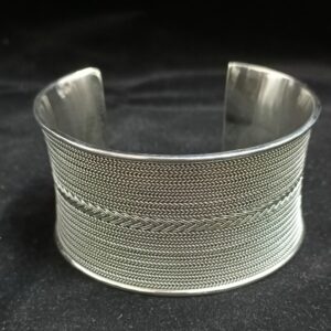 Single hand silver bangle