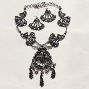 SILVER NECKLACE