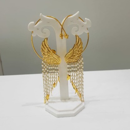 18k Gold Designer Earings With Moti