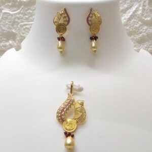 Gold light weight coin pendant set