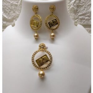 Gold light weight coin pendant set