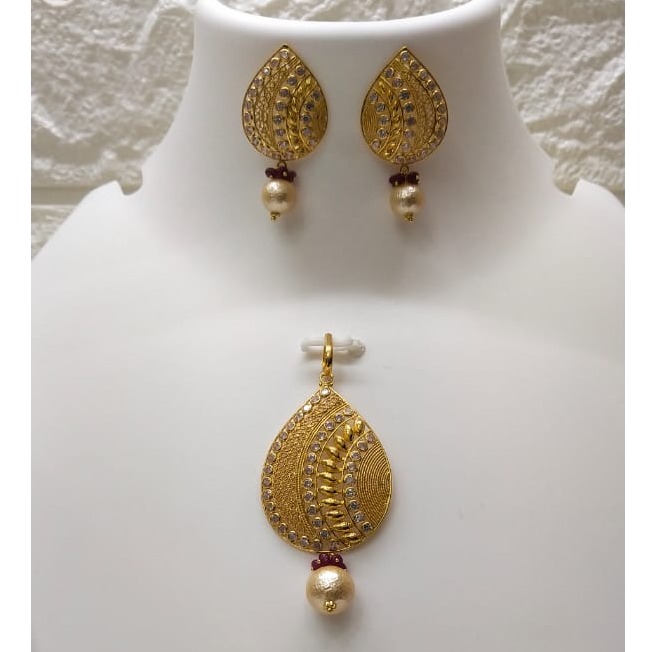 18k gold light weight designer Set