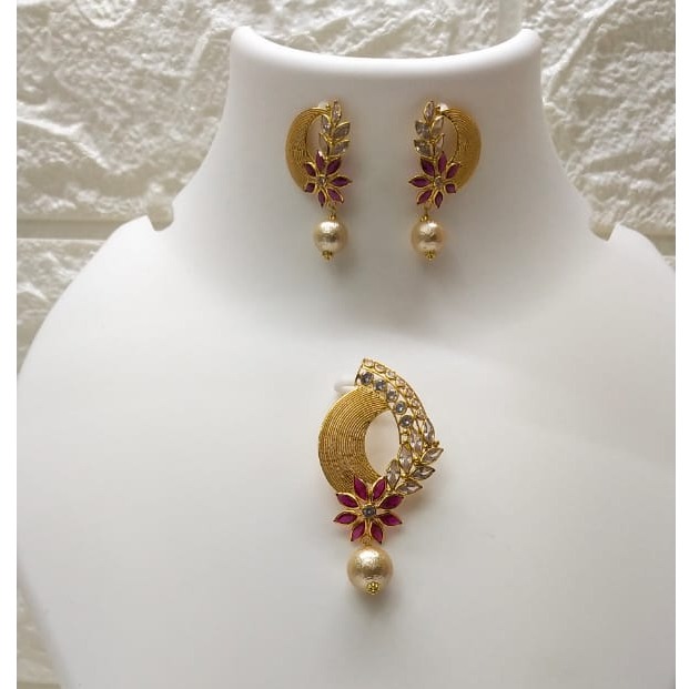 18k gold fancy light weight pendant set