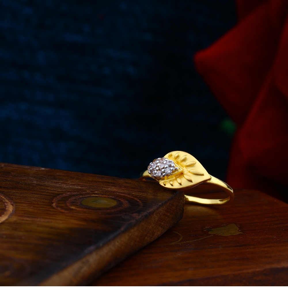 GOLDEN LEAF LADIES CASING RING